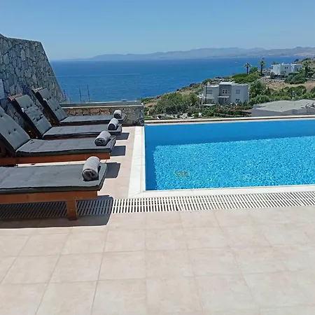 Villa Miranda Infinity Pool *