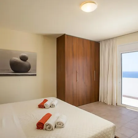 Miranda Infinity Pool Villa