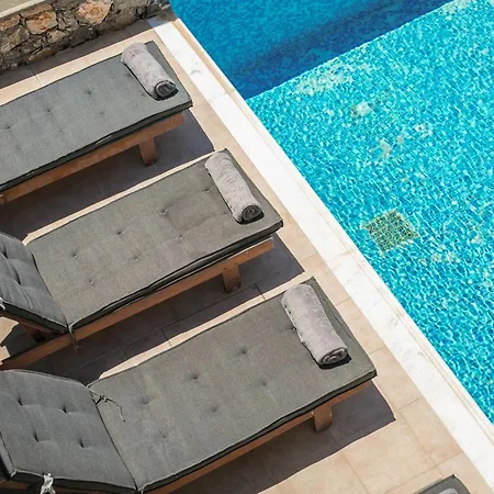 Miranda Infinity Pool Villa Líndos